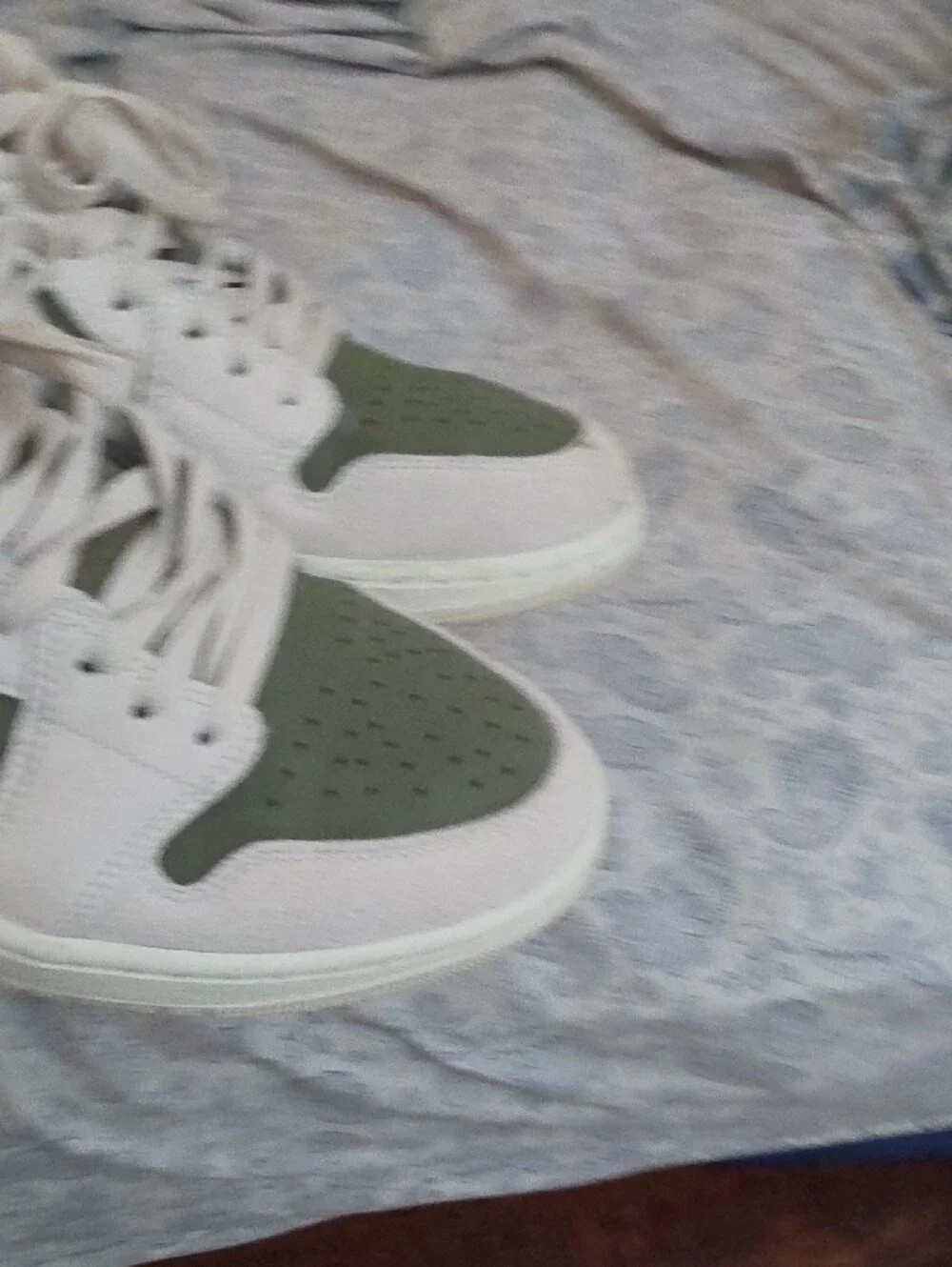 Jordan Low-Top Sneakers in Olive Green and Cream